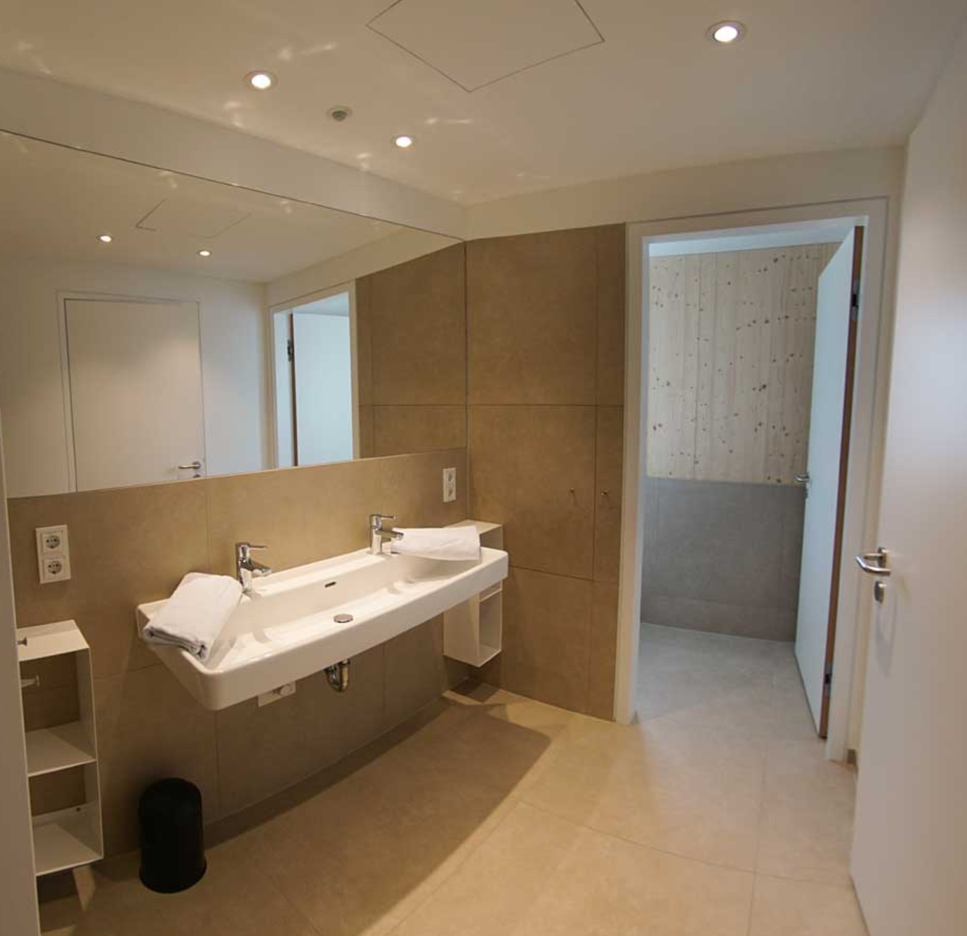 Bad Jugendherberge Salzburg Wals