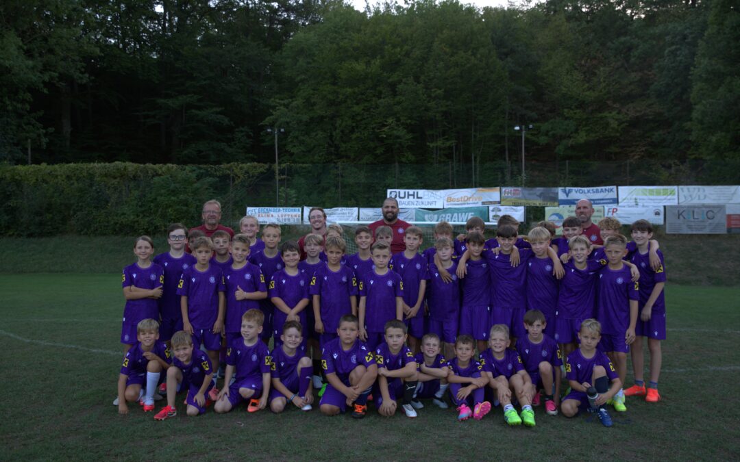 Auftakt der FK Austria Wien Fußballschule am Sportplatz SC Pottenstein
