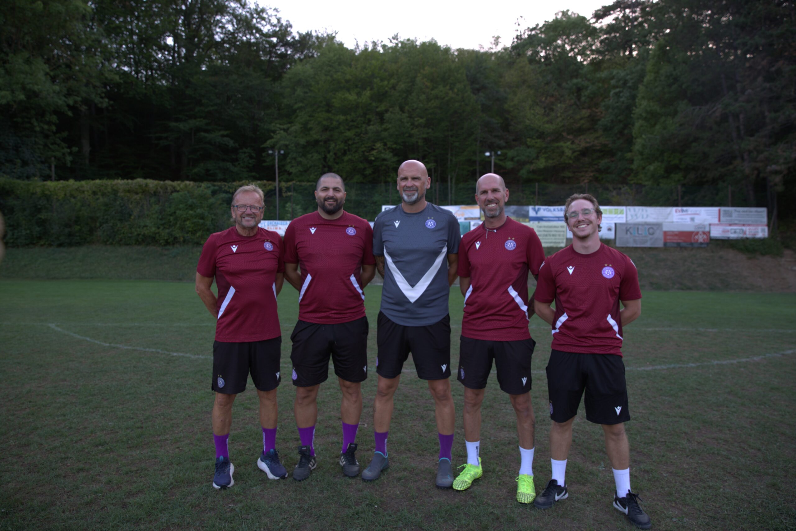 Das Trainerteam der Austria-Fußballschule mit Standortleiter Kurt Hoffer
